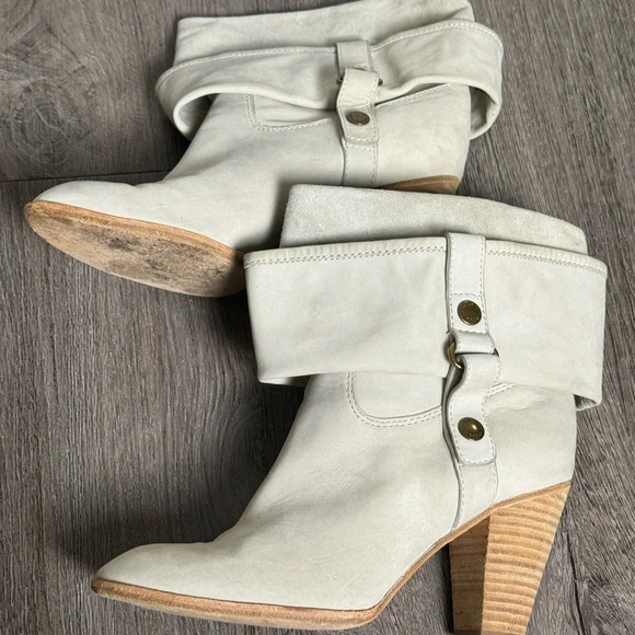 3/$30 Marc by Marc Jacobs Gray Eggshell Convertible Boots - Picture 5 of 14